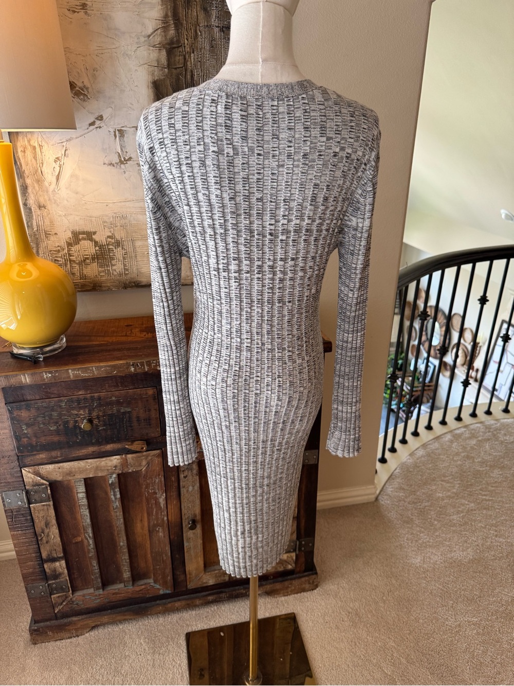 NWT V-Neck Long Sleeve Ribbed Knit Dress in Gray- L - Picture 6 of 10